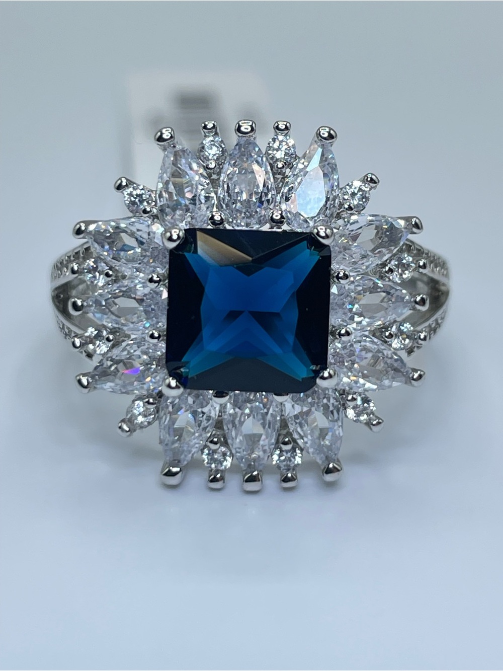Swarovski Crystal Elements Blue White Crystal Halo Statement Ring Sz 9.5